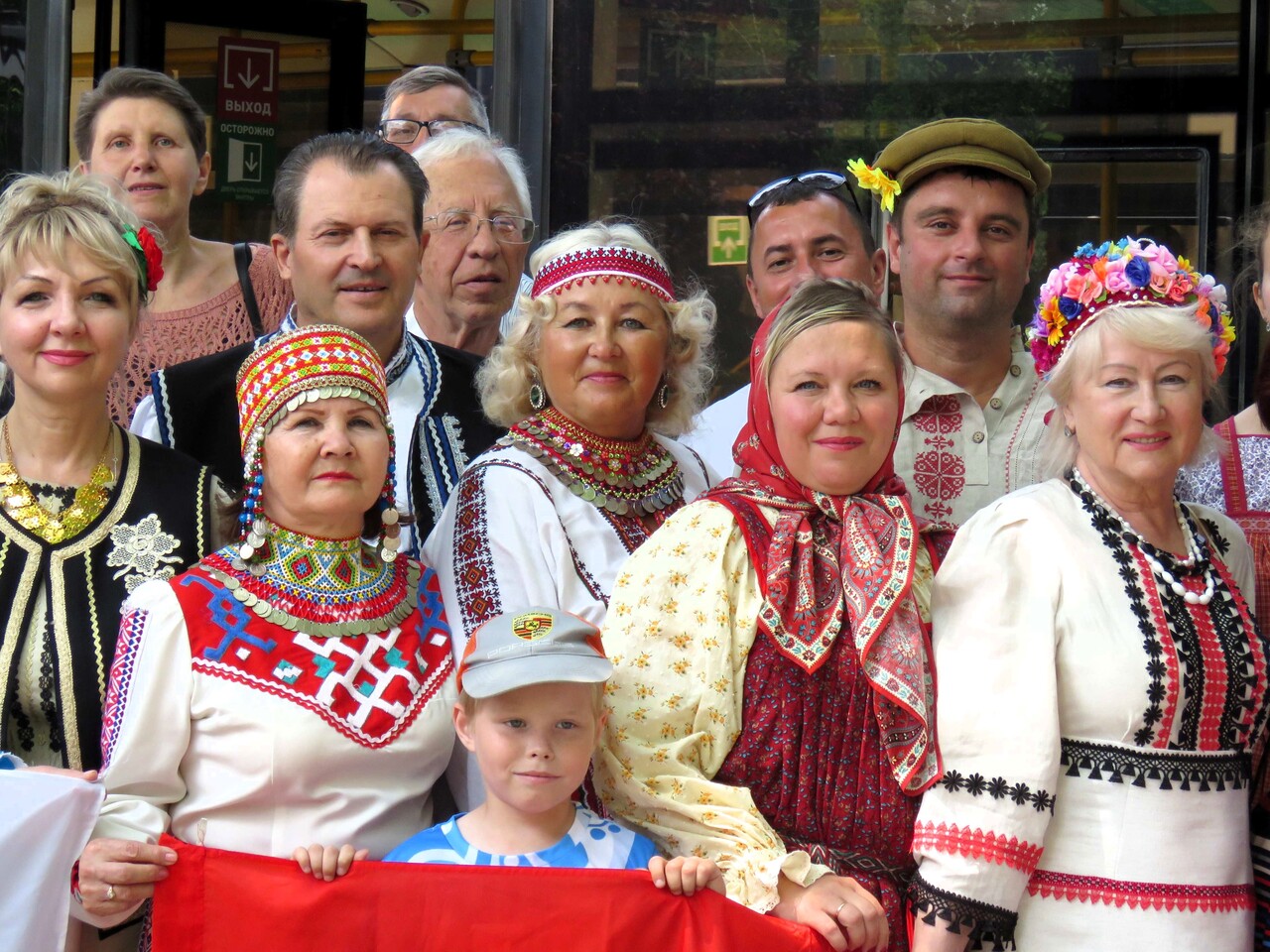 С песнями по городскому кольцу