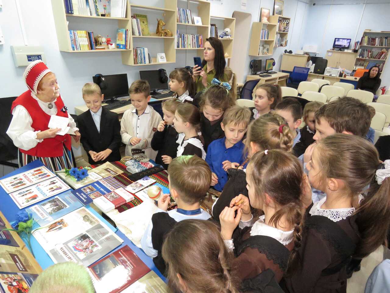 Узнай мир, построй будущее! Узнай мир, построй будущее!